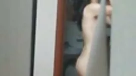 Una bella ragazza ha ...