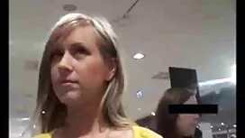 Una donna di colore  ...