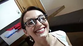 Una ragazza magra e  ...
