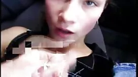 Un uomo ha messo la  ...