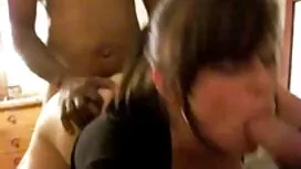 Una ragazza autoregg ...
